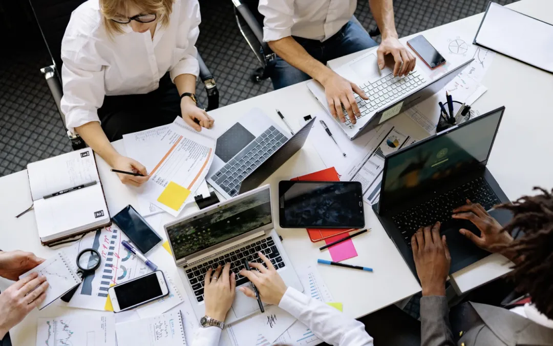 How to spot mental health issues at work?